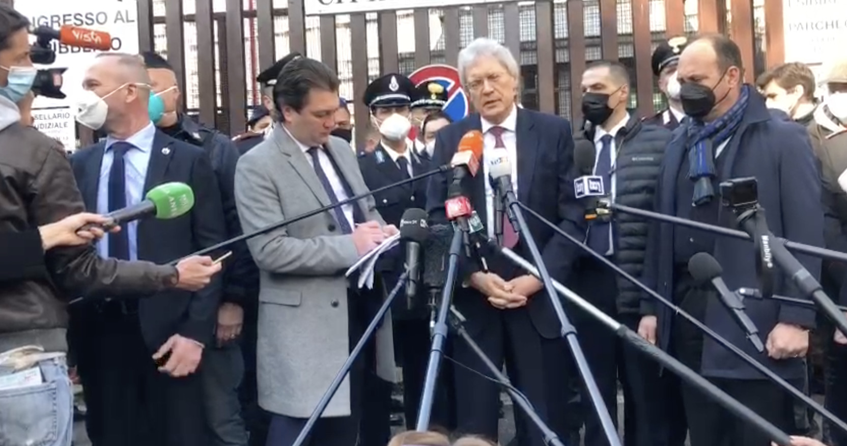 Ucraina: ambasciatore russo querela ‘La Stampa’ e poi attacca, vostre armi a civili Ucraina: ambasciatore russo querela ‘La Stampa’ e poi attacca, vostre armi a civili