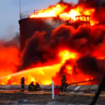 Leopoli, pompieri spengono incendio in un impianto petrolifero