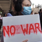 Varsavia, proteste contro l’invasione russa in Ucraina