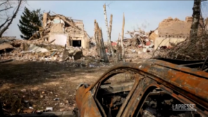 Ucraina: Byshiv, il villaggio alle porte di Kiev ridotto in macerie
