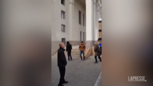 Ucraina, protesta a Kherson contro l’invasione russa