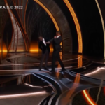 Oscar: schiaffo in faccia a Chris Rock, Will Smith shock durante la cerimonia – VIDEO