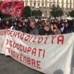 Draghi a Napoli, disoccupati violano la zona rossa. “No armi, sì lavoro”