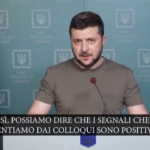 Ucraina, Zelensky: “Da negoziati segnali positivi, ma non fermano le bombe”