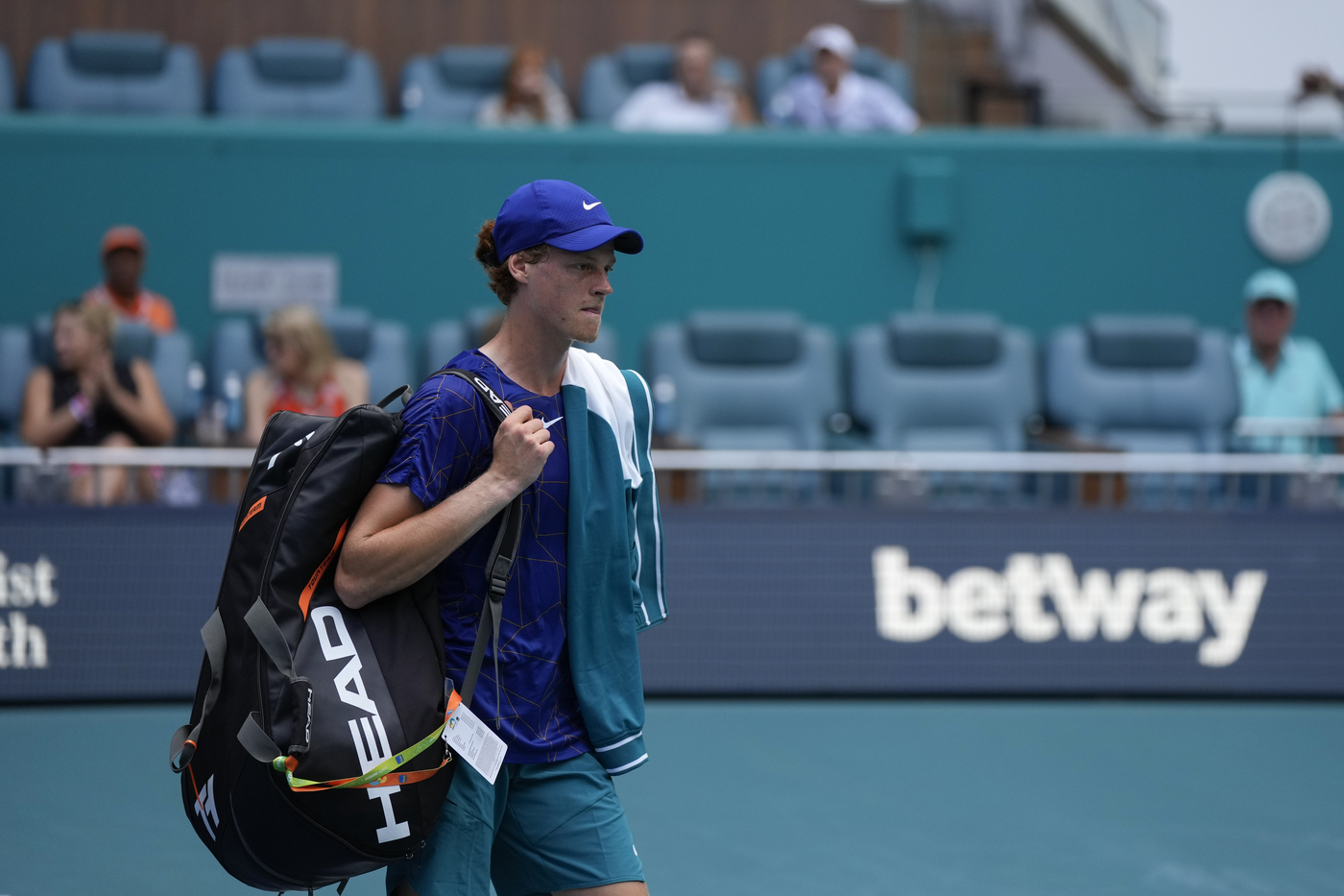 Miami Open, Sinner si ritira. Cerundolo in semifinale Miami Open, Sinner si ritira. Cerundolo in semifinale