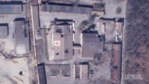 Ucraina, magazzino della Croce rossa colpito da bombe russe a Mariupol