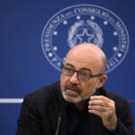 Gas, Gazprom comunica nuove procedure di pagamento. Cingolani: “Al lavoro su riserve invernali”