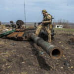 Ucraina, media Kiev: “In Crimea colpiti due mezzi da sbarco russi”