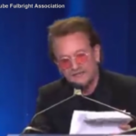 Ucraina, Bono canta ‘Redemption Song’ di Marley per i profughi