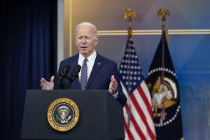USA: Biden appelle le Congrès à adopter une loi sur la suspension d’une taxe fédérale sur l’essence et le diesel