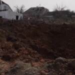 Ucraina, enorme cratere dopo l’esplosione di una bomba a Mykolaiv