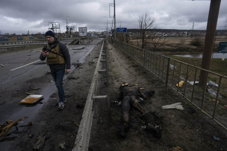Ucraina, i russi allentano la morsa su Kiev e gli ucraini riconquistano la regione della capitale