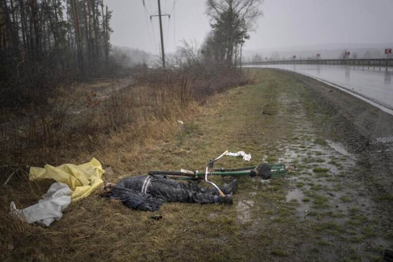 Ucraina, i russi allentano la morsa su Kiev e gli ucraini riconquistano la regione della capitale