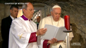 Il Papa a Malta nella Grotta di San Paolo, firma Libro d’onore