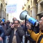 A Torino la protesta contro Draghi al grido di “Duce, duce”
