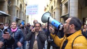 A Torino la protesta contro Draghi al grido di “Duce, duce”