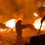 Ucraina, colpito deposito di petrolio a Dnipro: le impressionanti immagini dell’incendio