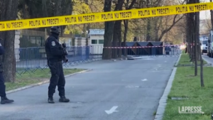 Bucarest, auto contro il cancello dell’ambasciata russa: un morto