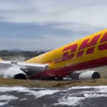 Costa Rica, cargo Dhl si spezza in due durante atterraggio di emergenza