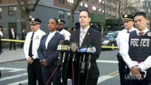 New York: spari in strada, 16enne uccisa nel Bronx