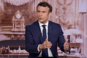 Francia, elezioni presidenziali: sarà testa a testa Macron Le Pen