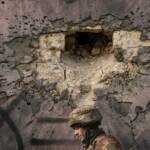 Ucraina: Mosca e Kiev pronte a battaglia Donbass. Usa, brutalità su civili ordine Cremlino