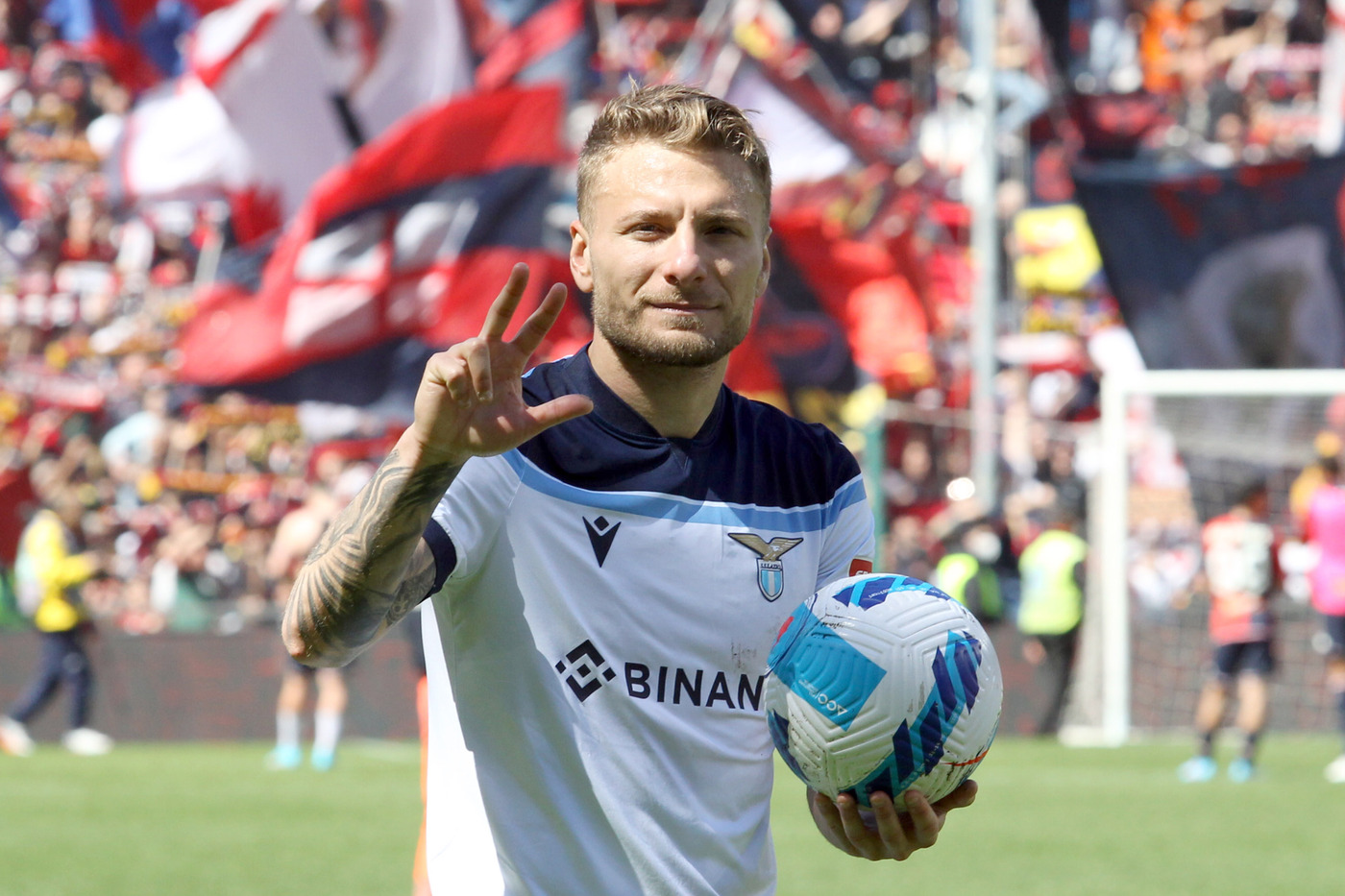 Calcio: tripletta Immobile, la Lazio travolge il Genoa 4-1 Calcio: tripletta Immobile, la Lazio travolge il Genoa 4-1