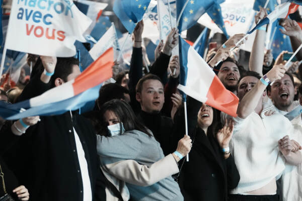 Elezioni Francia, seggi aperti per il primo turno delle presidenziali