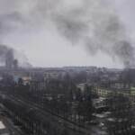 Ucraina: al via attacco al Donbass, battaglia per Mariupol. Il cancelliere austriaco da Putin