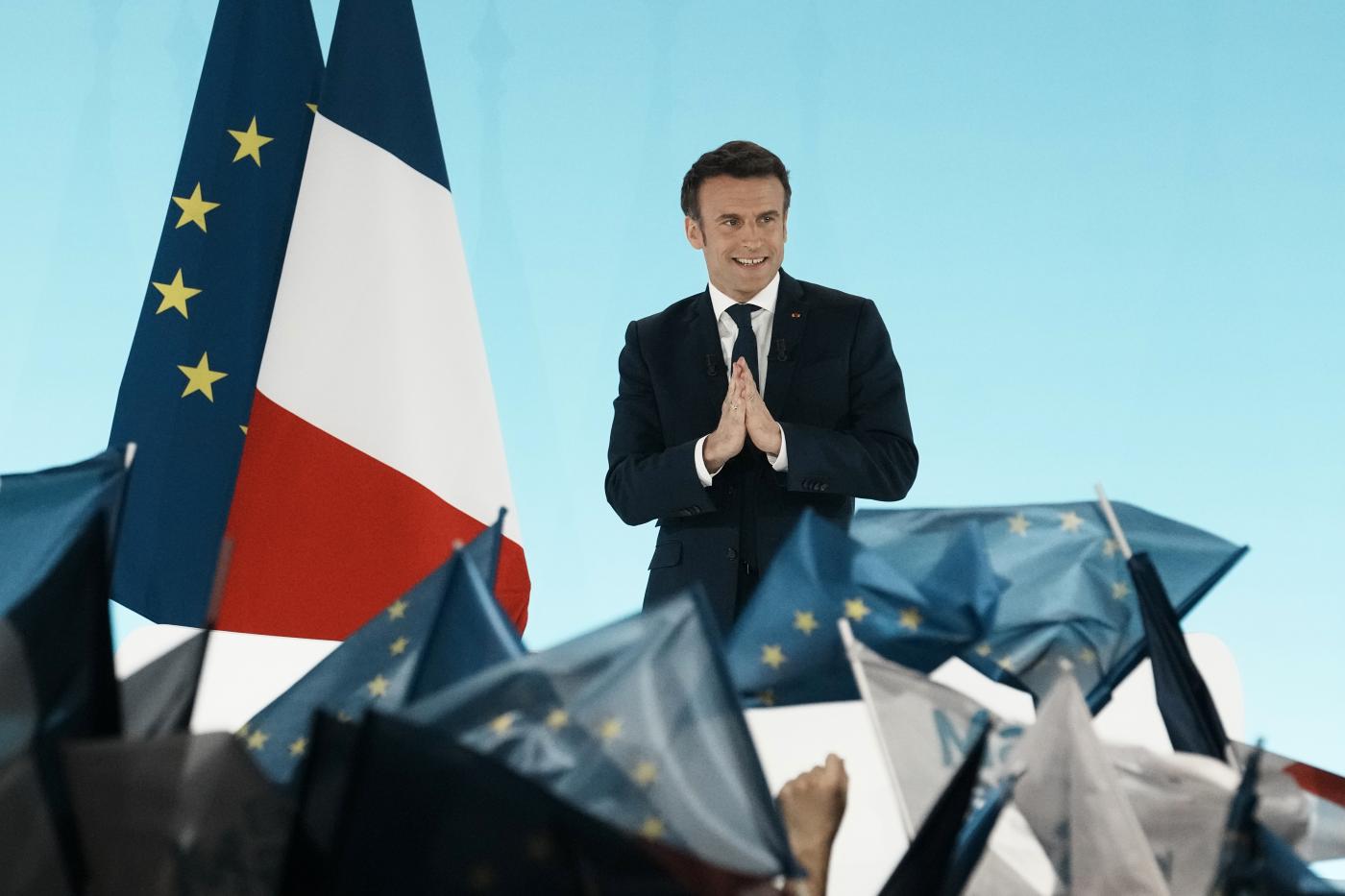 Francia: ballottaggio Macron-Le Pen. Presidente uscente in testa: “In gioco il Paese e l’Ue”