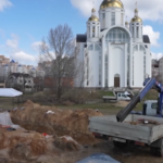 Ucraina, continua il lavoro dei procuratori sulle fosse comuni di Bucha
