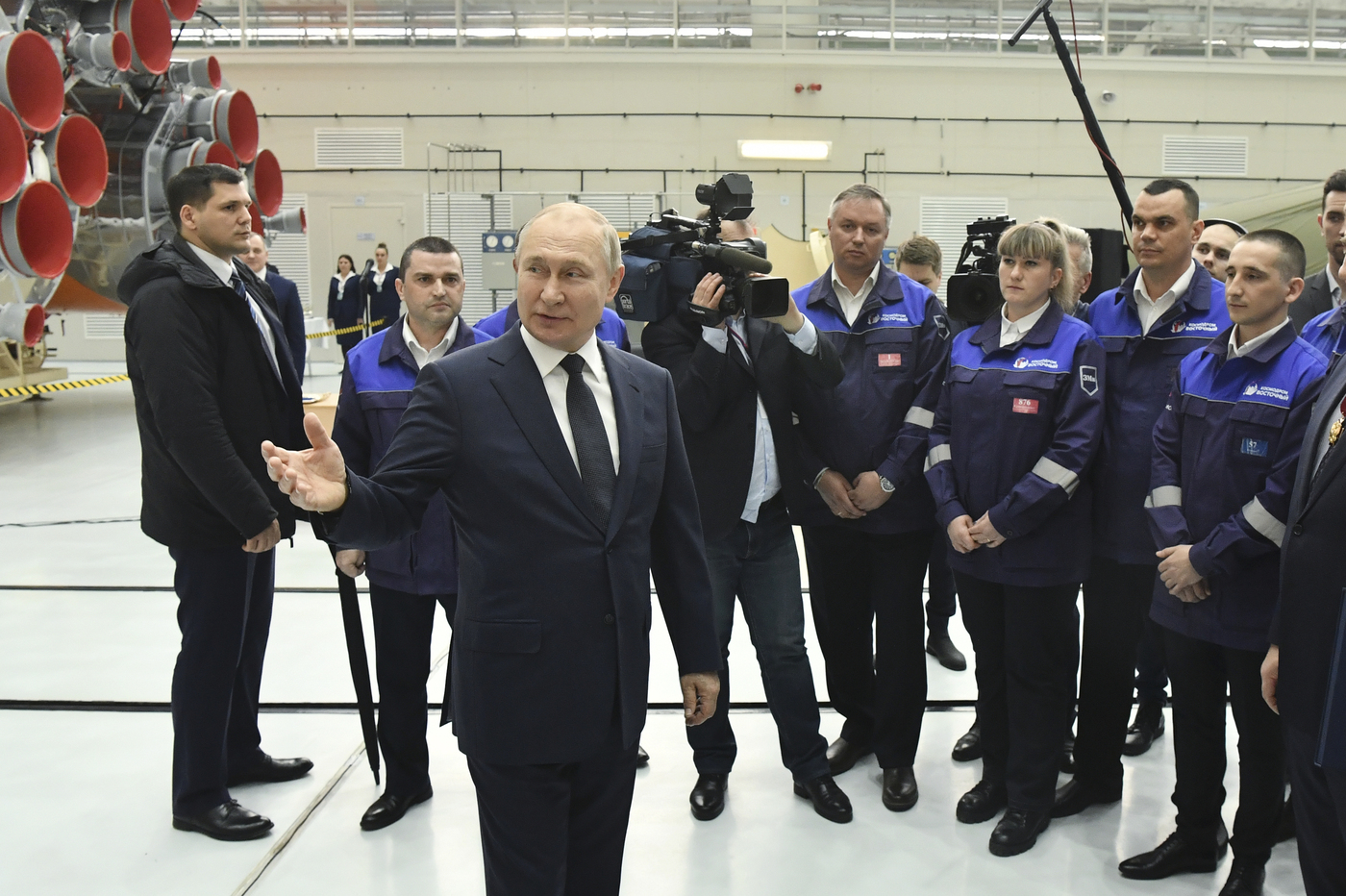 Ucraina, Putin: “Prenderemo il Donbass”. Kiev accusa: “I russi usano armi chimiche” Ucraina, Putin: “Prenderemo il Donbass”. Kiev accusa: “I russi usano armi chimiche”
