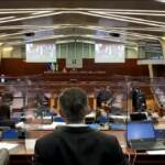 Fontana e Moratti assenti: bagarre in Consiglio Regionale a Milano