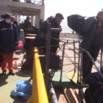 Ucraina, i russi evacuano una nave nel porto di Mariupol