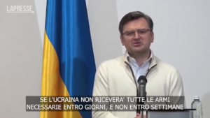 Ucraina, Kuleba: “Abbiamo bisogno di altre armi per rompere l’assedio di Mariupol”