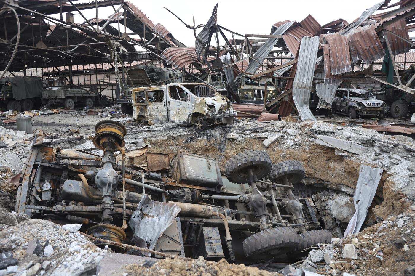 Ucraina, Mariupol vacilla ma non si arrende. Kiev: “Combatteremo fino alla fine”