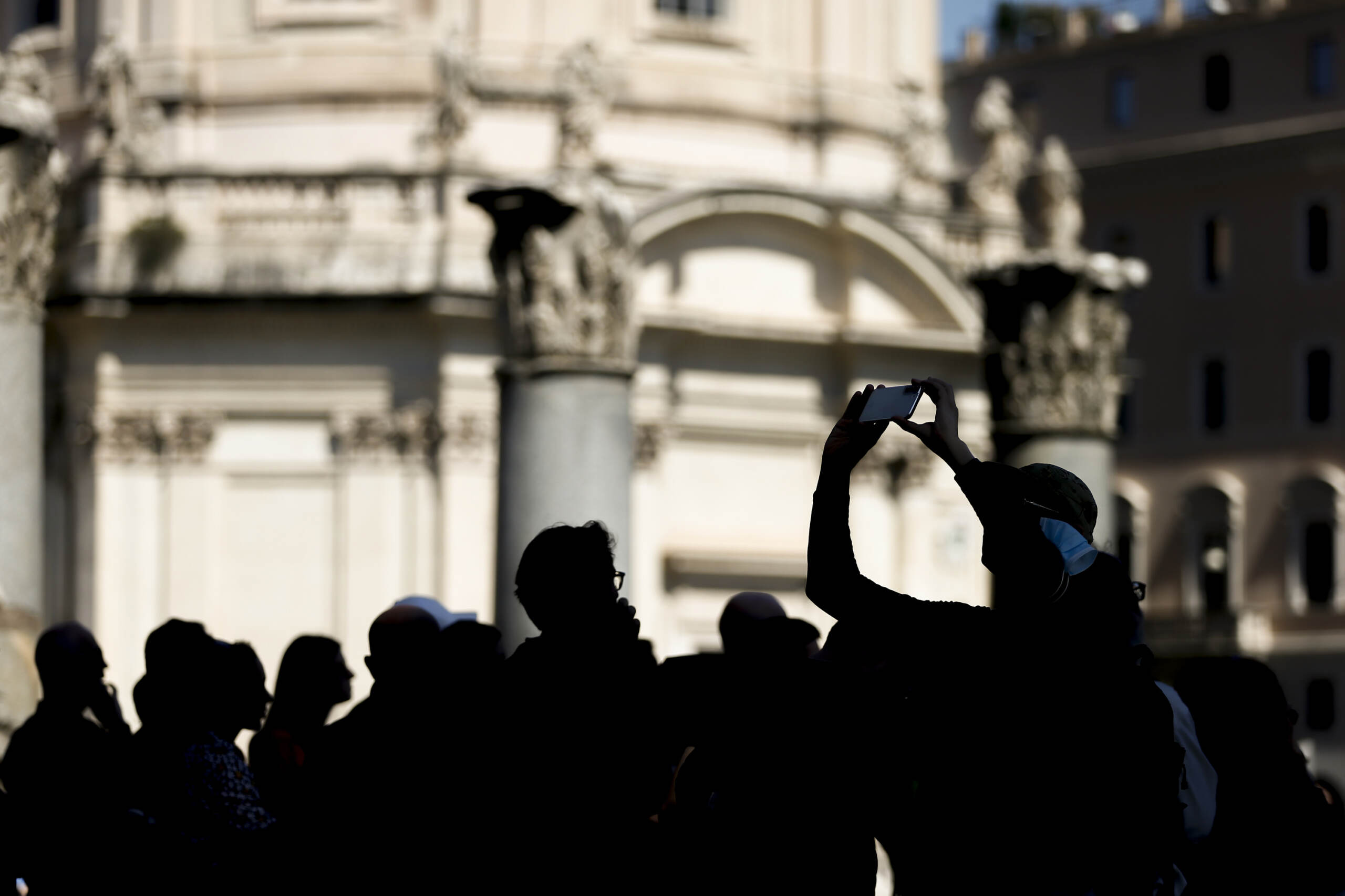 Covid, Pasqua “libera” ma l’incidenza è ancora alta Covid, Pasqua “libera” ma l’incidenza è ancora alta