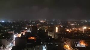 Striscia di Gaza, raid aerei di Israele dopo il lancio di un razzo