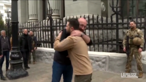 Ucraina, Zelensky riceve Charles Michel a Kiev