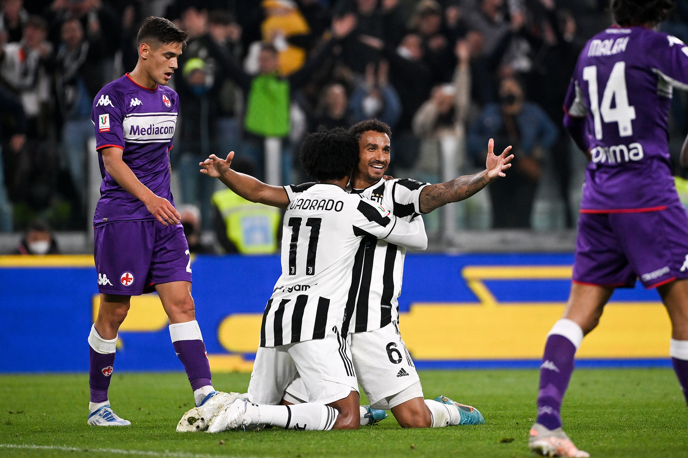 Juve in finale Coppa Italia, Bernardeschi-Danilo stendono Fiorentina