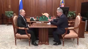 Ucraina: Putin ordina di fermare l’assalto all’acciaieria di Mariupol