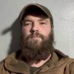 Il battaglione Azov asserragliato nelle acciaierie di Mariupol: “Disposti ad evacuare ma con le nostre armi”