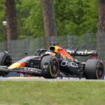 Formula 1, Verstappen vince a Imola: solo sesto Leclerc