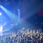 Mahmood al Bataclan di Parigi, tutto il pubblico canta ‘Brividi’