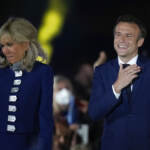 Francia, Macron rieletto: “Saranno cinque anni diversi, darò risposte a rabbia”