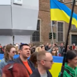 25 Aprile, al corteo sfila delegazione Ucraina: “Grazie Italia”