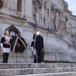 25 aprile: Mattarella depone corona alloro ad Altare della Patria