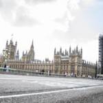 Regno Unito, con vetture adibite alla guida automatizzata si potranno guardare film in viaggio