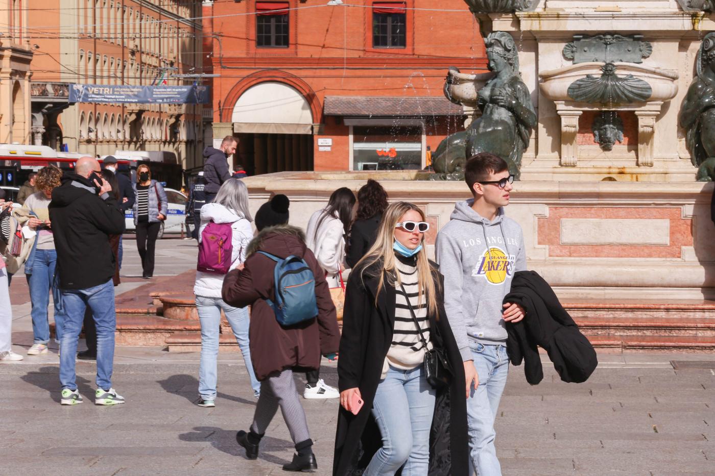 Covid: verso proroga mascherine sui mezzi e in uffici, governo ancora prudente