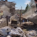Ucraina, a Zaporizhzhia un missile colpisce area residenziale